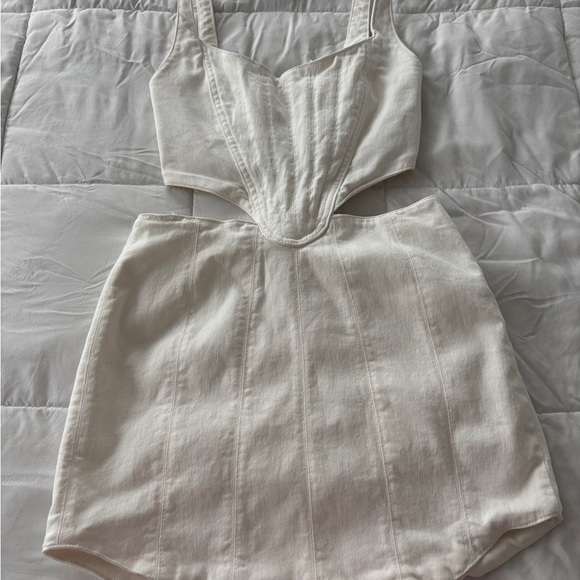 Zara Cream Mini Dress - Picture 1 of 3